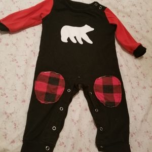 Baby size 3-6 months rustic bear romper❤🐻🖤